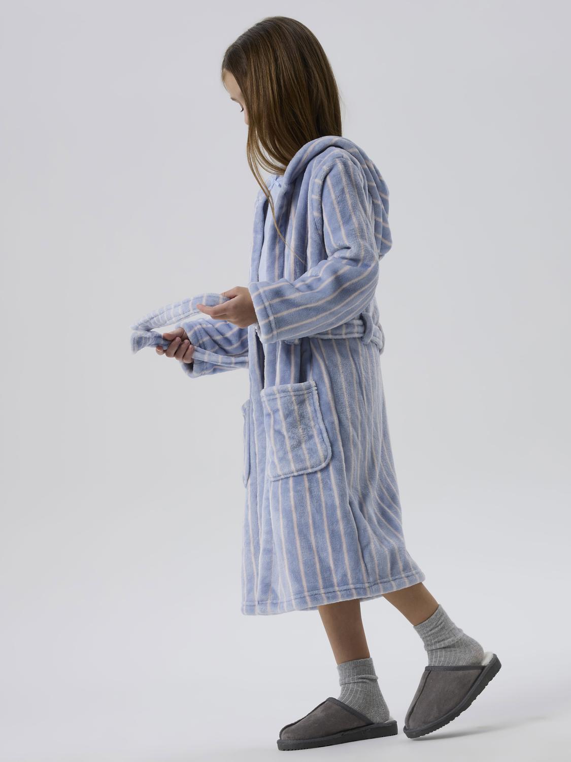 model_shot-creative
